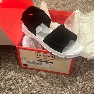 Hunter sandals